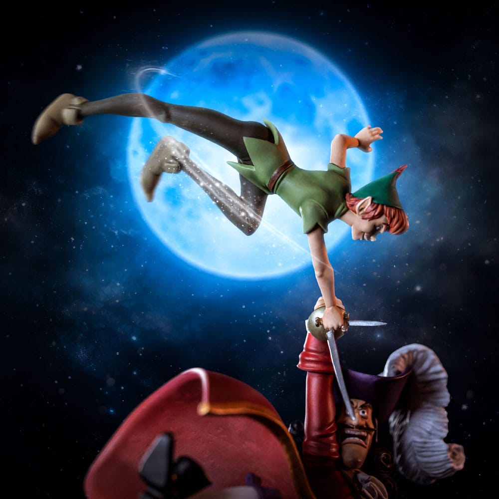 Estatua en escala 1/10 de poliresina de Peter Pan vs Hook, tamaño aprox. 40 cm. de Disney alta calidad que recrea este icónico enfrentamiento!