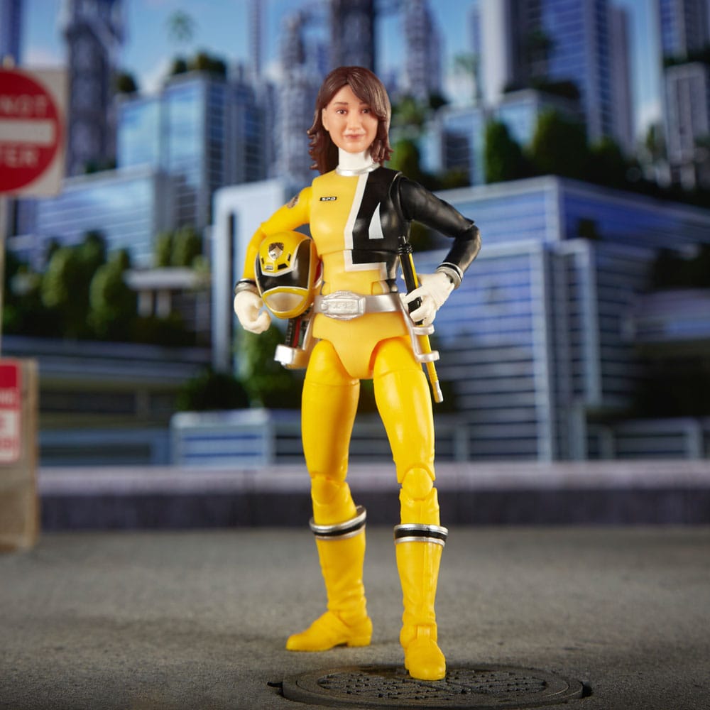 Elizabeth "Z" Delgado es la Yellow Ranger S.P.D Power Rangers Lightining Collection. Es una joven inteligente y valiente que proviene de un hogar humilde. De niña, era una inadaptada en la escuela por sus poderes genéticos. Huyó de casa, y acabó viviendo en la calle, donde conoció a su mejor amigo Jack, y juntos comenzaron a robar pero fue reclutada por la Agencia Espacial de Defensa de la Tierra (SPD) para convertirse en la Yellow Ranger. Al principio, era reacia a aceptar el papel, pero con el tiempo, se dio cuenta de que podía usar sus poderes para ayudar a los demás. 