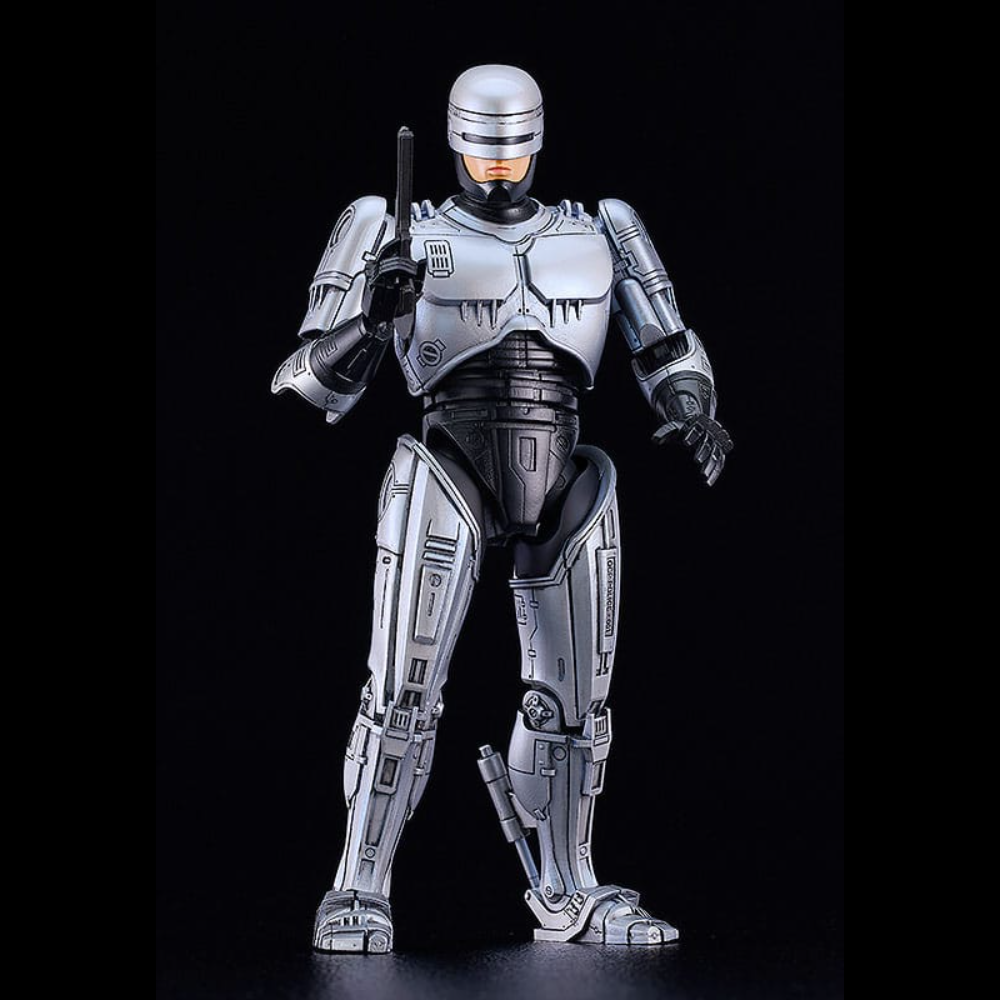 ¡El policía cyborg, ahora en modelo de plástico! MODEROID RoboCop de la película "RoboCop" se unirá a la serie MODEROID. El modelo mide aproximadamente 175 mm de altura. Las articulaciones están articuladas para facilitar la pose. Basado en HAGANE WORKS ROBOCOP, RoboCop ha sido rediseñado como modelo de plástico. Se incluyen el Auto 9 de RoboCop y el Cañón de asalto Cobra. También incluye placas frontales y piezas de mano intercambiables, incluidas las piezas de mano con punta de datos. El lado de las partes del muslo derecho se puede desplegar y se pueden colocar partes de la funda para recrear el estado de expulsión del Auto 9. Los colores de los corredores facilitan la recreación de RoboCop de la película con un montaje sencillo.