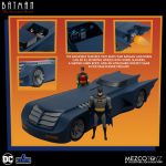 El Batmóvil es el vehículo ficticio conducido por el superhéroe Batman. Ubicado en la Baticueva, al cual accede a través de una entrada oculta muy grande pero, a su vez, super secreta y ficticia, el Batmóvil es un vehículo fuertemente armado que es usado por Batman en su lucha contra el crimen. El Batmóvil ha aparecido en muchas historias de Batman, tanto en los cómics como en la televisión y el cine. Su diseño ha cambiado con el tiempo, pero siempre ha sido un vehículo potente y elegante que representa la fuerza y la determinación de Batman.