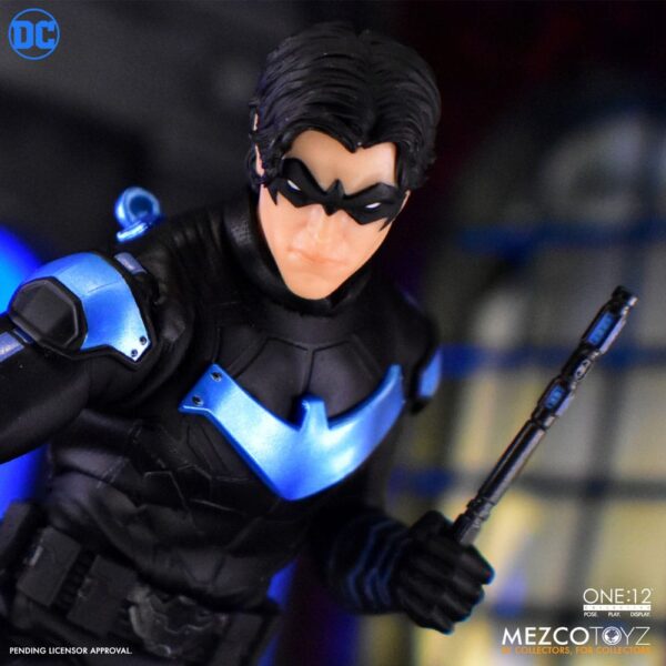 Figura de acción articulada del personaje NIGHTWING ONE:12 COLLECTIVE MEZCO TOYS de MEZCO TOYS