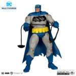 Figura de acción artiuclada de 17 cm del personaje BATMAN BATTLE DAMAGE DC MULTIVERSE de MCFARLANE TOYS