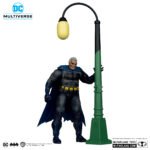 Figura de acción artículada de 17 cm del personaje BATMAN BATTLE DAMAGE BLUE DC MULTIVERSE PLATINUM EDITION THE DARK NIGHT RETURN de MCFARLANE TOYS