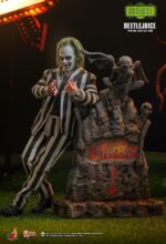 Figura de acción articulada de 30cm del personaje BEETLEJUICE, BEETLEJUICE MOVIE HOT TOYS 1/6 de SIDESHOW