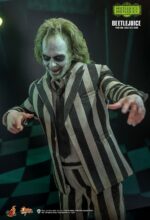 Figura de acción articulada de 30cm del personaje BEETLEJUICE, BEETLEJUICE MOVIE HOT TOYS 1/6 de SIDESHOW