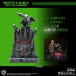 Figura de acción articulada de 18 cm del personaje BEETLEJUICE DELUXE ONE:12 COLLECTIVE MEZCO TOYS de MEZCO TOYS.