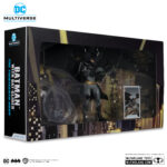 Figura de acción de 17 cm del personaje BATMAN WITH BAT-GLIDER DC MULTIVERSE GOLD LABEL de la marca MCFARLANE TOYS