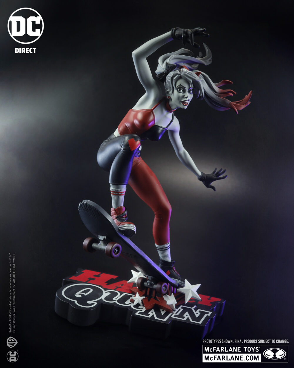 Estatua de 30 cm del personaje ESTATUA HARLEY QUINN POR IVAN TAO de MCFARLEN TOYS