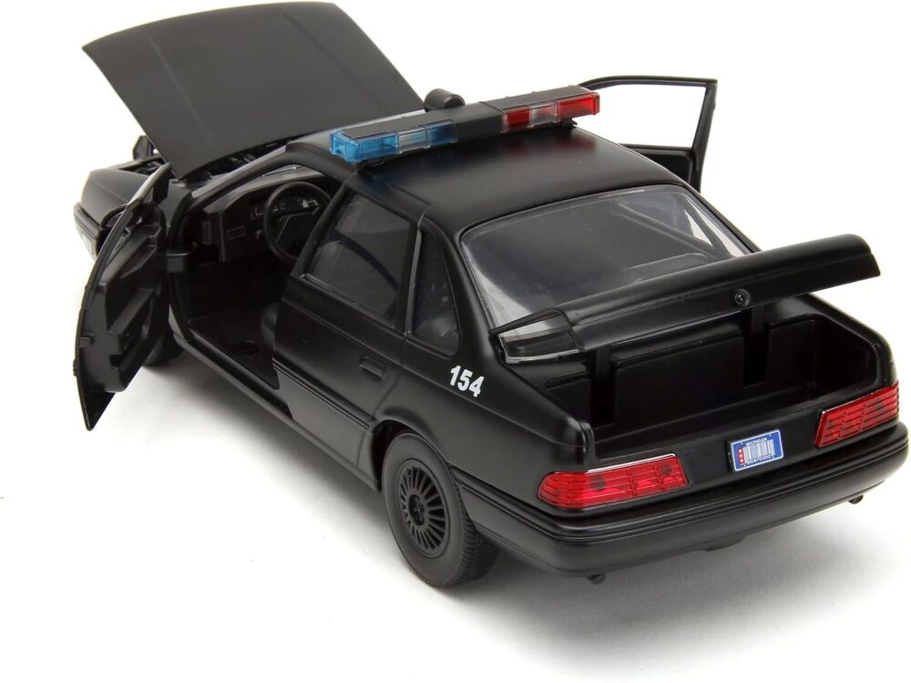 ROBOCOP & 1986 FORD TAURUS SET 1/24