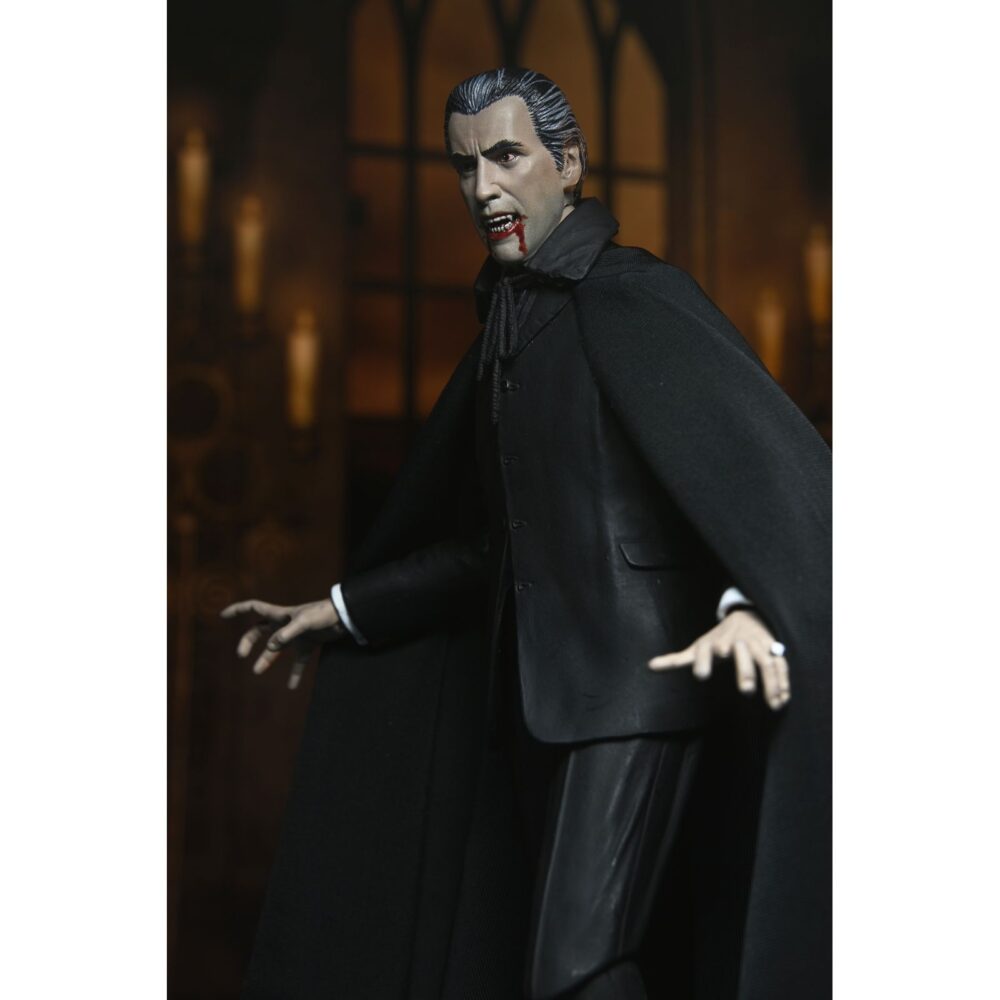 Figura de acción articulada de 18 cm del personaje ULTIMATE COUNT DRACULA HORROR OF DRÁCULA 1958 de NECA.