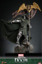 Figura de acción articulada de 30 cm del personaje DOCTOR DOOM COMIC MASTERPIECE 16 HOT TOYS de SIDESHOW