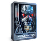 TERMINATOR THE CONNOR FILES KIT DOCTOR COLLECTOR. Sumérgete en el apocalipsis y únete a la resistencia con este exclusivo set inspirado en las dos películas que lo empezaron todo: Terminator (1984) y Terminator 2: El día del juicio final (1991). Desde el caos empapado de neón de Tech Noir hasta los laboratorios ocultos de Cyberdyne Systems, este set de coleccionista te transporta directamente a la batalla entre el hombre y la máquina, donde la lucha no ha hecho más que empezar.