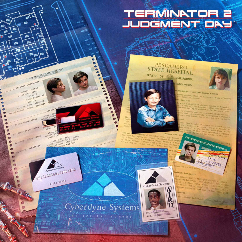 TERMINATOR THE CONNOR FILES KIT DOCTOR COLLECTOR. Sumérgete en el apocalipsis y únete a la resistencia con este exclusivo set inspirado en las dos películas que lo empezaron todo: Terminator (1984) y Terminator 2: El día del juicio final (1991). Desde el caos empapado de neón de Tech Noir hasta los laboratorios ocultos de Cyberdyne Systems, este set de coleccionista te transporta directamente a la batalla entre el hombre y la máquina, donde la lucha no ha hecho más que empezar.