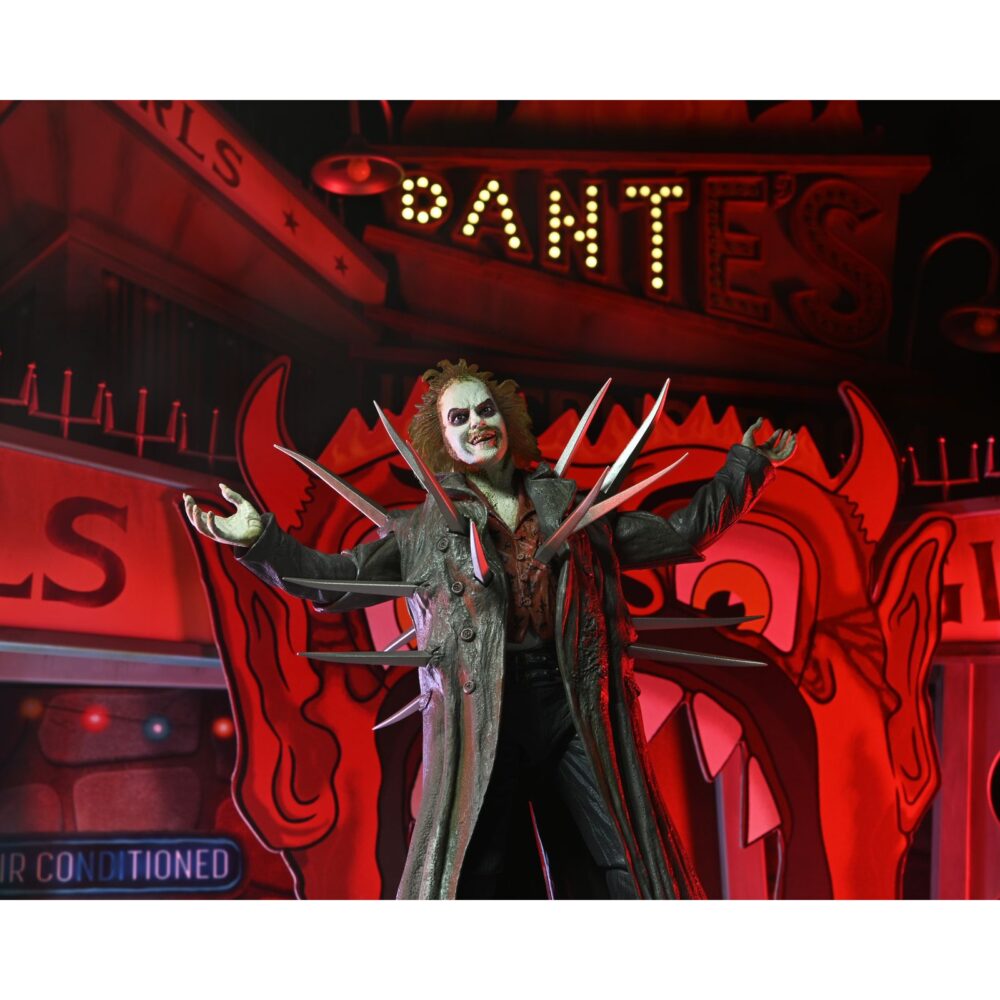 Set de acción ULTIMATE BEETLEJUICE TRENCHCOAT WITH SPIKES & INFERNO ROOM de NECA