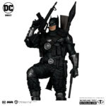 Estatua de 30 cm del personaje ESTATUA 1:6 THE GRIM KNIGHT DARK MULTIVERSE GOLD LABEL de la marca MCFARLANE TOYS