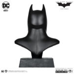 MÁSCARA DE BATMAN BEGINS RÉPLICA 1/3 de la marca MCFARLANE TOYS