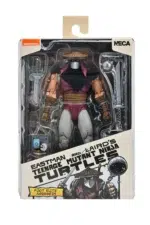 FOOT ASSASSIN (CLASSIC COLORS) TEENAGE MUTANT NINJA TURTLES NECA. Basado en los cómics originales de Eastman & Laird Teenage Mutant Ninja Turtles de Mirage Studios. Desde la historia de la ciudad en la guerra, este Asesino de Foot se encuentra en escala de 7 pulgadas e incluye manos extra, cabezas alternas, bomba de tiempo, armas de ninja y capa extraíble. Viene en empaques amigables con arte de caja original de Kevin Eastman.