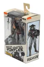 FOOT ASSASSIN (CLASSIC COLORS) TEENAGE MUTANT NINJA TURTLES NECA. Basado en los cómics originales de Eastman & Laird Teenage Mutant Ninja Turtles de Mirage Studios. Desde la historia de la ciudad en la guerra, este Asesino de Foot se encuentra en escala de 7 pulgadas e incluye manos extra, cabezas alternas, bomba de tiempo, armas de ninja y capa extraíble. Viene en empaques amigables con arte de caja original de Kevin Eastman.