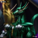 Estatua de 27 cm del personaje ARIES MU SAINT SEIYA DELUXE ART SCALE 1/10 de la marca IRON STUDIOS