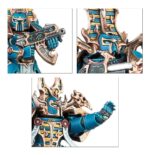 WARPFLAME THRALLBAND: THOUSAND SONS BATTLEFORCE. Los Hechiceros de los Mil Hijos lideran a sus tropas con la habilidad de un marionetista, moviéndolas por el campo de batalla como piezas sobre un tablero que solo ellos pueden ver. Los Marines Rúbrica, ataviados con servoarmaduras y armaduras Exterminador, marchan al unísono junto a enormes Robots Sekhetar, constructos infernales imbuidos de potentes conjuros. Esta completa caja contiene una fuerza de los Mil Hijos para Warhammer 40,000. Liderados por tres Hechiceros Exaltados y apoyados por Robots Sekhetar y Exterminadores Escarabeo Oculto, son una fuerza letal en manos de un general capaz. Completa la fuerza una unidad de Marines Rúbrica, ideales para tomar objetivos y reforzar tu potencia de fuego con sus armas pesadas y especiales. Los Robots Sekhetar están armados con lanzallamas pesados disformes, baterías fuego infernal y rifles de fusión piroflujo. El rifle de fusión piroflujo puede cambiarse por un proyector de llamas disformes y una terrible garra de energía. Los Marines Rúbrica pueden equiparse con bólteres infierno o lanzallamas disformes. Uno puede montarse con un letal cañón cosechaalmas y otro puede portar un Icono de llamas. El Aspirante Hechicero que los lidera puede equiparse con una pistola bólter infierno o una pistola de llamas disformes, como el resto de la unidad. Los Exterminadores Escarabeo Oculto están armados con combibólteres infierno y un khopesh prosperiano. Una miniatura puede equiparse con un lanzallamas pesado disforme, un cañón cosechaalmas o una batería fuego infernal. El Hechicero Escarabeo Oculto con báculo puede equiparse con un combibólter infierno o un khopesh prosperiano. Independientemente de cómo elijas montarlos, esta caja es un modo fantástico de empezar un ejército de Mil Hijos o ampliar tu colección con un versátil set de impresionantes miniaturas al tiempo que ahorras, si lo comparas con comprar cada kit por separado. La caja también trae en primicia las miniaturas de Robots Sekhetar.