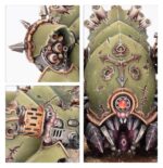 DEATH GUARD BATTLEFORCE: POXWROUGHT VECTOR Los ejércitos de la Guardia de la Muerte se forman de la misma manera que una herida se coagula con costras escabrosas: los pesados guerreros se aglutinan hasta que un líder les indica adónde deben ir. Al frente va un Señor de las Viruelas, emanando gases nocivos de la turbina a su espalda y seguido por el ejército. La maquinaria pesada remueve la tierra hasta convertirla en un lodo bilioso por el que avanzan chapoteando unos Marines Espaciales hinchados y corrompidos.