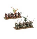 WOOD ELF REALMS BATTALION. Los ejércitos de los Elfos Silvanos se alzan de forma natural en tiempos de guerra. Tropas de toda índole convergen el centro del conflicto y sus gentes de a pie desempolvan los arcos largos y las lanzas para ponerse al servicio de sus Señores del Claro. Incluso los más humildes guerreros poseen una gracia y una habilidad que los convierten en una amenaza para cualquier enemigo. Con esta caja puedes montar el núcleo de un ejército de Wood Elf Realms para Warhammer: The Old World. Los Wild Riders y las Sisters of the Thorn, su caballería de élite, lideran la carga mientras los Wildwood Rangers y la Eternal Guard actúan como tropas de choque. Una numerosa unidad de la Glade Guard, armada con Asrai longbows, brinda apoyo al resto del ejército. Los Wildwood Rangers o la Eternal Guard pueden montarse como una unidad grande o como dos unidades de diez guerreros, cada una con su propio champion, standard bearer y musician opcionales. Las cabezas y armas son intercambiables y la Eternal Guard puede equiparse con escudos opcionales.