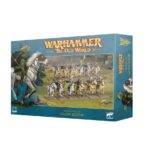 GLADE RIDERS: WOOD ELF REALMS. Los Jinetes del Bosque quizá sean la mejor unidad de caballería ligera del Viejo Mundo: sus reflejos élficos les permiten realizar todo tipo de actos en apariencia temerarios que van mucho más allá de las habilidades de otras razas más jóvenes. Acostumbran a salir ilesos de sus correrías gracias a su formidable combinación de habilidad, elegancia y confianza ciega. Con este kit multicomponente de plástico puedes montar 12 Glade Riders, caballería ligera para tus ejércitos de Wood Elf Realms en partidas de Warhammer: The Old World. Estos versátiles guerreros son letales desde lejos con sus longbows, pero no dudarán en lanzarse contra enemigos débiles o desprevenidos con sus cavalry spears. Pueden montarse como una unidad grande o como dos unidades de seis guerreros, cada una con su propio champion, standard bearer y musician opcionales. Las cabezas, piernas, torsos, capas y armas son intercambiables, para que personalices fácilmente tu caballería. Además, cada Glade Rider puede ensamblarse con arco o lanza, y el kit incluye espíritus del bosque para que decores las peanas a tu gusto