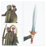 WOOD ELF REALMS BATTALION. Los ejércitos de los Elfos Silvanos se alzan de forma natural en tiempos de guerra. Tropas de toda índole convergen el centro del conflicto y sus gentes de a pie desempolvan los arcos largos y las lanzas para ponerse al servicio de sus Señores del Claro. Incluso los más humildes guerreros poseen una gracia y una habilidad que los convierten en una amenaza para cualquier enemigo. Con esta caja puedes montar el núcleo de un ejército de Wood Elf Realms para Warhammer: The Old World. Los Wild Riders y las Sisters of the Thorn, su caballería de élite, lideran la carga mientras los Wildwood Rangers y la Eternal Guard actúan como tropas de choque. Una numerosa unidad de la Glade Guard, armada con Asrai longbows, brinda apoyo al resto del ejército. Los Wildwood Rangers o la Eternal Guard pueden montarse como una unidad grande o como dos unidades de diez guerreros, cada una con su propio champion, standard bearer y musician opcionales. Las cabezas y armas son intercambiables y la Eternal Guard puede equiparse con escudos opcionales.