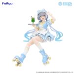 Furyu presenta, dentro de la colección Noodle Stopper, la figura de Luo Tianyi con un atuendo de camarera. Está basada en la primera cantante virtual de Vocaloid china, tiene una altura aproximada de 13 cm y está fabricada con ATBC-PVC y ABS.