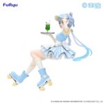 Furyu presenta, dentro de la colección Noodle Stopper, la figura de Luo Tianyi con un atuendo de camarera. Está basada en la primera cantante virtual de Vocaloid china, tiene una altura aproximada de 13 cm y está fabricada con ATBC-PVC y ABS.