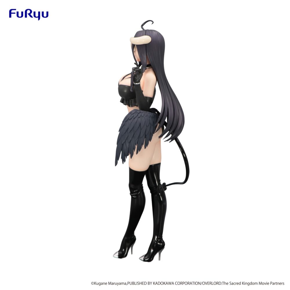 Albedo overlord bicute dark. Se incorpora a la colección bicute dark de furyu la figura de albedo. Tiene una altura de 26 cm y está basada en su aparición en el anime "overlord". Está fabricada con atbc-pvc y abs.