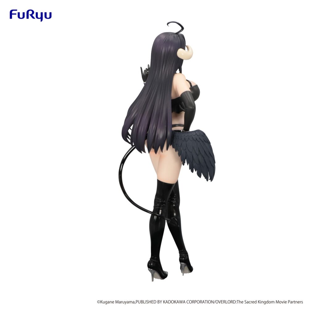 Albedo overlord bicute dark. Se incorpora a la colección bicute dark de furyu la figura de albedo. Tiene una altura de 26 cm y está basada en su aparición en el anime "overlord". Está fabricada con atbc-pvc y abs.