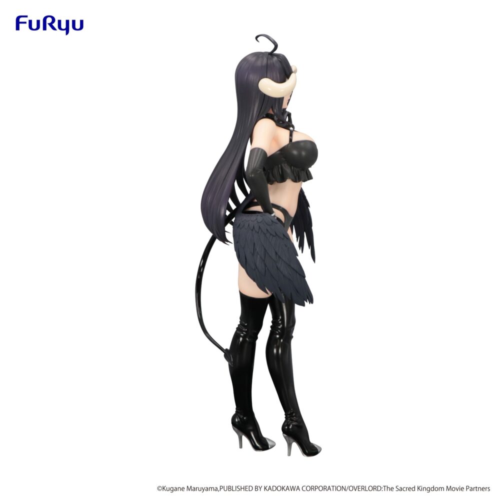 Albedo overlord bicute dark. Se incorpora a la colección bicute dark de furyu la figura de albedo. Tiene una altura de 26 cm y está basada en su aparición en el anime "overlord". Está fabricada con atbc-pvc y abs.
