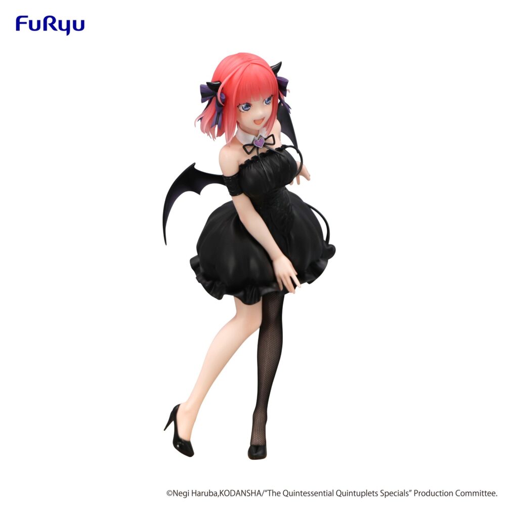 Dark nakano nino the quintessential quintuplets specials bicute. De la película "the quintessential quintuplets specials 2" se incorpora la figura de nakano nino a la colección bicute dark de furyu. Tiene una altura de 24 cm y está fabricada con atbc-pvc, abs y fibras de poliéster.