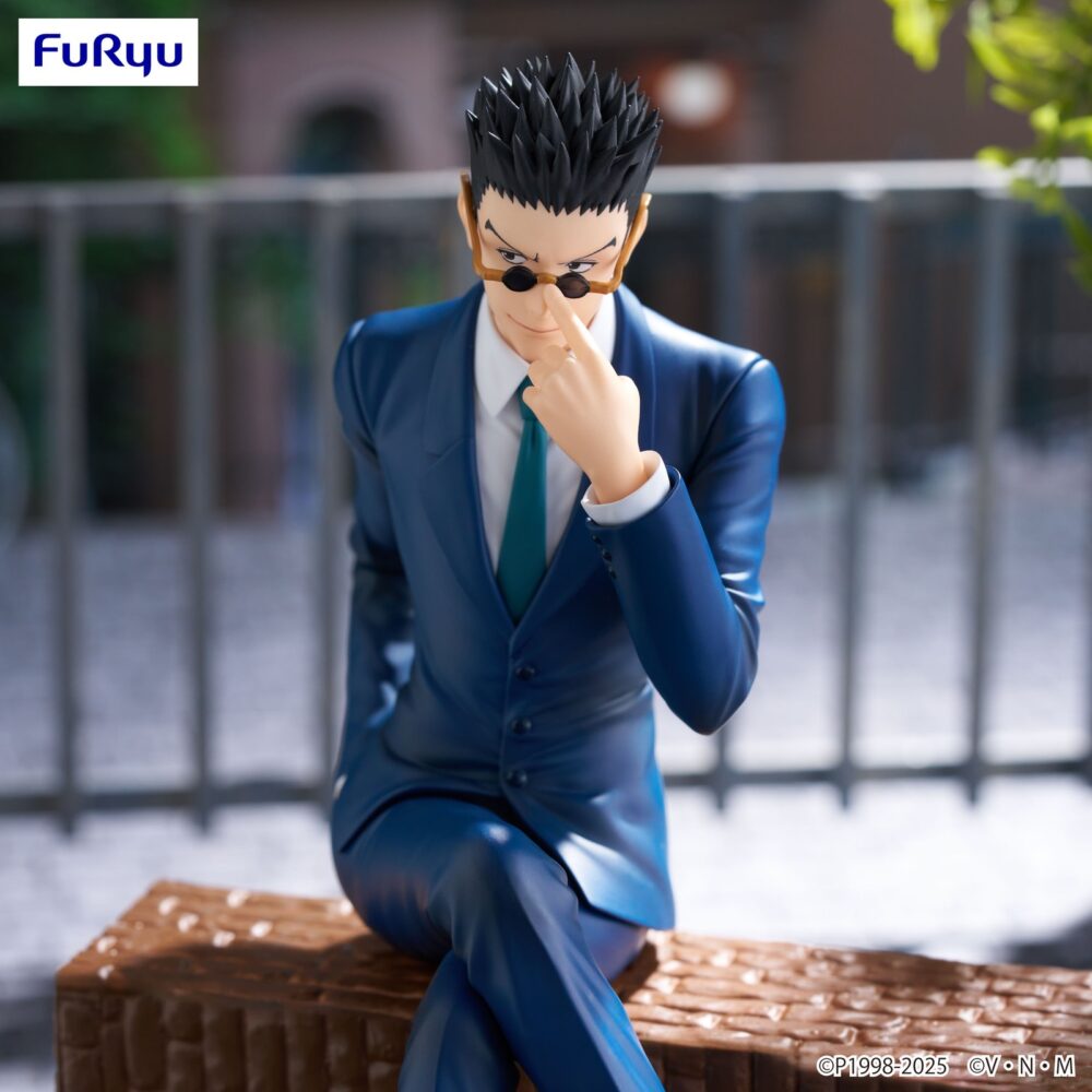 Leorio hunter x hunter noodle stopper. La figura de leorio paradinight se une a la colección noodle stopper de furyu. Mide 17 cm, está basada en el personaje del anime "hunter x hunter" y fabricada atbc-pvc. Como es característico de esta línea, la figura está diseñada para colocarse sobre bordes de mesas o estanterías.  