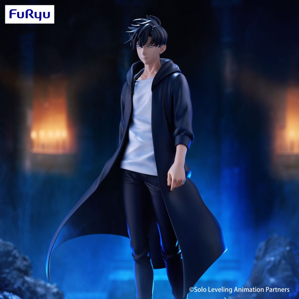 Sung jinwoo solo leveling trio-try-it. Dentro de la línea trio-try-it de furyu llega la figura de sung jinwoo. Tiene una altura de 21 cm y está basada en su aparición en el anime "solo leveling". Está fabricada en atbc-pvc y abs. Se muestra sobre una base con efectos.  