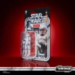 Esta figura inspirada en un Soldado de asalto, de Star Wars: Una nueva esperanza, mide 9,5 cm y es una increíble adición a toda colección. Inspiradas en la línea original, estas figuras coleccionables y sus embalajes cuentan con detalles y diseños premium. Asimismo, la decoración alcanza el nivel de un objeto de colección que los fans conocen y aman. ¡Que la Fuerza te acompañe!