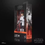 ISB TACTICAL AGENT BLACK SERIES STAR WARS ANDOR. La línea Star Wars The Black Series incluye figuras, vehículos y artículos para juego de rol inspirados en los más de 40 años de legado que nos ha dado la galaxia de Star Wars. los fans pueden recrear escenas galácticas de los cómics, las películas y las series con fidelidad. Esta figura Hasbro Star Wars está diseñada para parecerse al personaje del agente táctico del BSI de la serie Star Wars: Andor. Con características y detalles excelentes, la línea The Black Series personifica la calidad y el realismo que los devotos de Star Wars adoran. ¡Que la Fuerza te acompañe!
