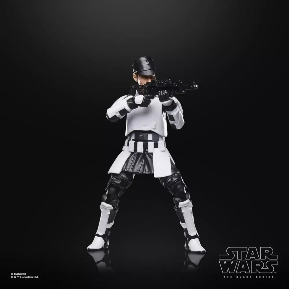 Isb tactical agent black series star wars andor. La línea star wars the black series incluye figuras, vehículos y artículos para juego de rol inspirados en los más de 40 años de legado que nos ha dado la galaxia de star wars. Los fans pueden recrear escenas galácticas de los cómics, las películas y las series con fidelidad. Esta figura hasbro star wars está diseñada para parecerse al personaje del agente táctico del bsi de la serie star wars: andor. Con características y detalles excelentes, la línea the black series personifica la calidad y el realismo que los devotos de star wars adoran. ¡que la fuerza te acompañe!