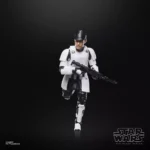 ISB TACTICAL AGENT BLACK SERIES STAR WARS ANDOR. La línea Star Wars The Black Series incluye figuras, vehículos y artículos para juego de rol inspirados en los más de 40 años de legado que nos ha dado la galaxia de Star Wars. los fans pueden recrear escenas galácticas de los cómics, las películas y las series con fidelidad. Esta figura Hasbro Star Wars está diseñada para parecerse al personaje del agente táctico del BSI de la serie Star Wars: Andor. Con características y detalles excelentes, la línea The Black Series personifica la calidad y el realismo que los devotos de Star Wars adoran. ¡Que la Fuerza te acompañe!