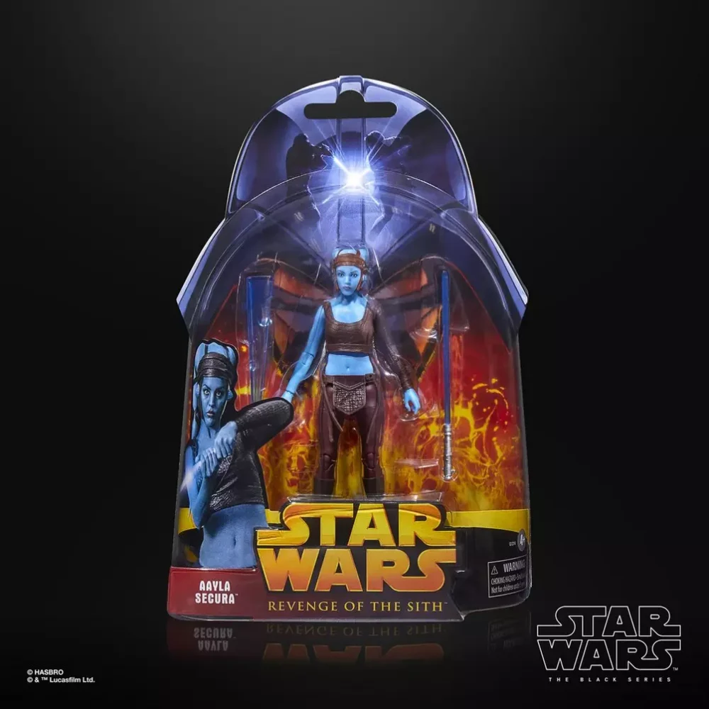 STAR WARS THE BLACK SERIES AAYLA SECURA. La línea Star Wars The Black Series incluye figuras, vehículos y artículos para juego de rol inspirados en los más de 40 años de legado que nos ha dado la galaxia de Star Wars. Para que los fans puedan recrear escenas galácticas de los cómics, las películas y las series con fidelidad. Con características y detalles excelentes, la línea The Black Series personifica la calidad y el realismo que los devotos de Star Wars adoran. ¡Que la Fuerza te acompañe!