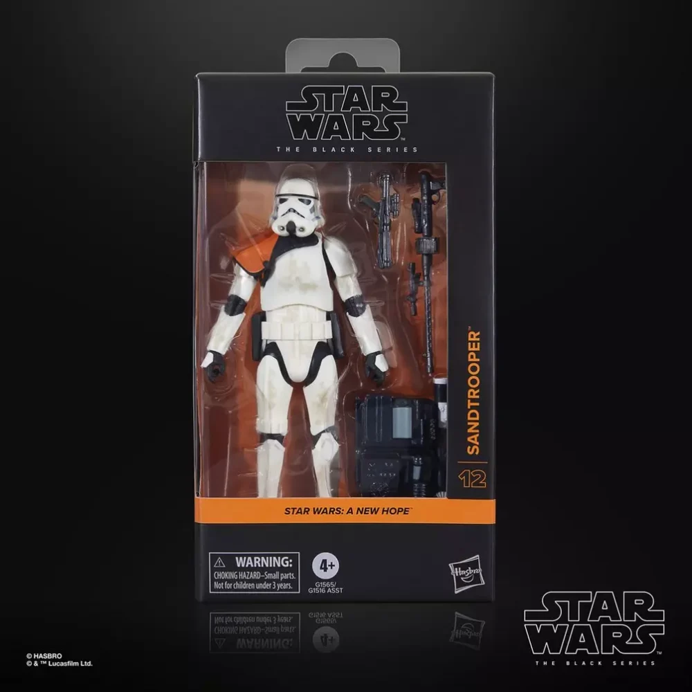 STAR WARS THE BLACK SERIES SANDTROOPER. La línea Star Wars The Black Series incluye figuras, vehículos y artículos para juego de rol inspirados en los más de 40 años de legado que nos ha dado la galaxia de Star Wars. Para que los fans puedan recrear escenas galácticas de los cómics, las películas y las series con fidelidad. Con características y detalles excelentes, la línea The Black Series personifica la calidad y el realismo que los devotos de Star Wars adoran. ¡Que la Fuerza te acompañe!