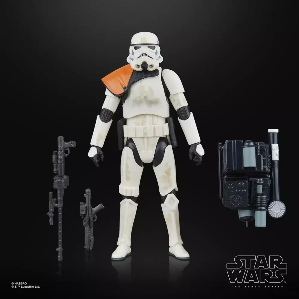 STAR WARS THE BLACK SERIES SANDTROOPER. La línea Star Wars The Black Series incluye figuras, vehículos y artículos para juego de rol inspirados en los más de 40 años de legado que nos ha dado la galaxia de Star Wars. Para que los fans puedan recrear escenas galácticas de los cómics, las películas y las series con fidelidad. Con características y detalles excelentes, la línea The Black Series personifica la calidad y el realismo que los devotos de Star Wars adoran. ¡Que la Fuerza te acompañe!