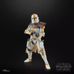 La línea Star Wars The Black Series incluye figuras, vehículos y artículos para juego de rol inspirados en los más de 40 años de legado que nos ha dado la galaxia de Star Wars. Para que los fans puedan recrear escenas galácticas de los cómics, las películas y las series con fidelidad. Con características y detalles excelentes, la línea The Black Series personifica la calidad y el realismo que los devotos de Star Wars adoran. ¡Que la Fuerza te acompañe!
