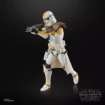 La línea Star Wars The Black Series incluye figuras, vehículos y artículos para juego de rol inspirados en los más de 40 años de legado que nos ha dado la galaxia de Star Wars. Para que los fans puedan recrear escenas galácticas de los cómics, las películas y las series con fidelidad. Con características y detalles excelentes, la línea The Black Series personifica la calidad y el realismo que los devotos de Star Wars adoran. ¡Que la Fuerza te acompañe!