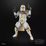 La línea Star Wars The Black Series incluye figuras, vehículos y artículos para juego de rol inspirados en los más de 40 años de legado que nos ha dado la galaxia de Star Wars. Para que los fans puedan recrear escenas galácticas de los cómics, las películas y las series con fidelidad. Con características y detalles excelentes, la línea The Black Series personifica la calidad y el realismo que los devotos de Star Wars adoran. ¡Que la Fuerza te acompañe!