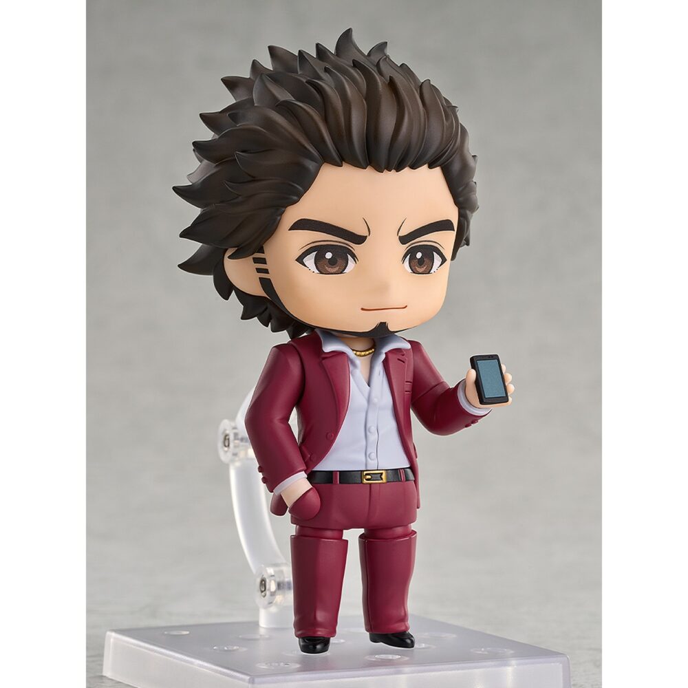 Ichiban kasuga yakuza nendoroid. Se incorpora a la colección nendoroid de good smile arts shanghai la figura de 10 cm de ichiban kasuga, uno de los personajes principales de la saga de videojuegos "yakuza" a partir de "yakuza: like a dragon".   contiene 3x placas faciales (cara sonriente, de batalla y contenta) y diversos accesorios: 1x bate de béisbol, 1x bebida energética, 1x smartphone, 1x base con soporte y otras partes opcionales para diferentes poses.   puedes mostrarla junto a kazuma kiryu figura 10 cm yakuza nendoroid (se vende por separado).