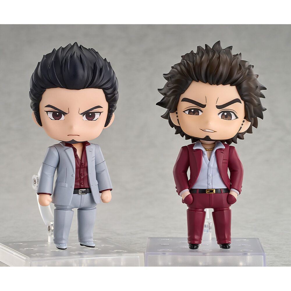 Ichiban kasuga yakuza nendoroid. Se incorpora a la colección nendoroid de good smile arts shanghai la figura de 10 cm de ichiban kasuga, uno de los personajes principales de la saga de videojuegos "yakuza" a partir de "yakuza: like a dragon".   contiene 3x placas faciales (cara sonriente, de batalla y contenta) y diversos accesorios: 1x bate de béisbol, 1x bebida energética, 1x smartphone, 1x base con soporte y otras partes opcionales para diferentes poses.   puedes mostrarla junto a kazuma kiryu figura 10 cm yakuza nendoroid (se vende por separado).