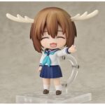 NOKO SHIKANOKO MY DEER FRIEND NOKOTAN NENDOROID. Good Smile Arts Shanghai presenta, dentro de su línea Nendoroid, la figura de Noko Shikanoko, del anime "My Deer Friend Nokotan". Mide aproximadamente 10 cm e incluye 3x placas faciales (compuesta, relajada y sonriente), así como accesorios únicos como 1x senbei de ciervo, 1x botella de plástico, 1x versión de Nokotan, 1x par de cuernos y otras piezas opcionales para diferentes poses. Se entrega con base incluida