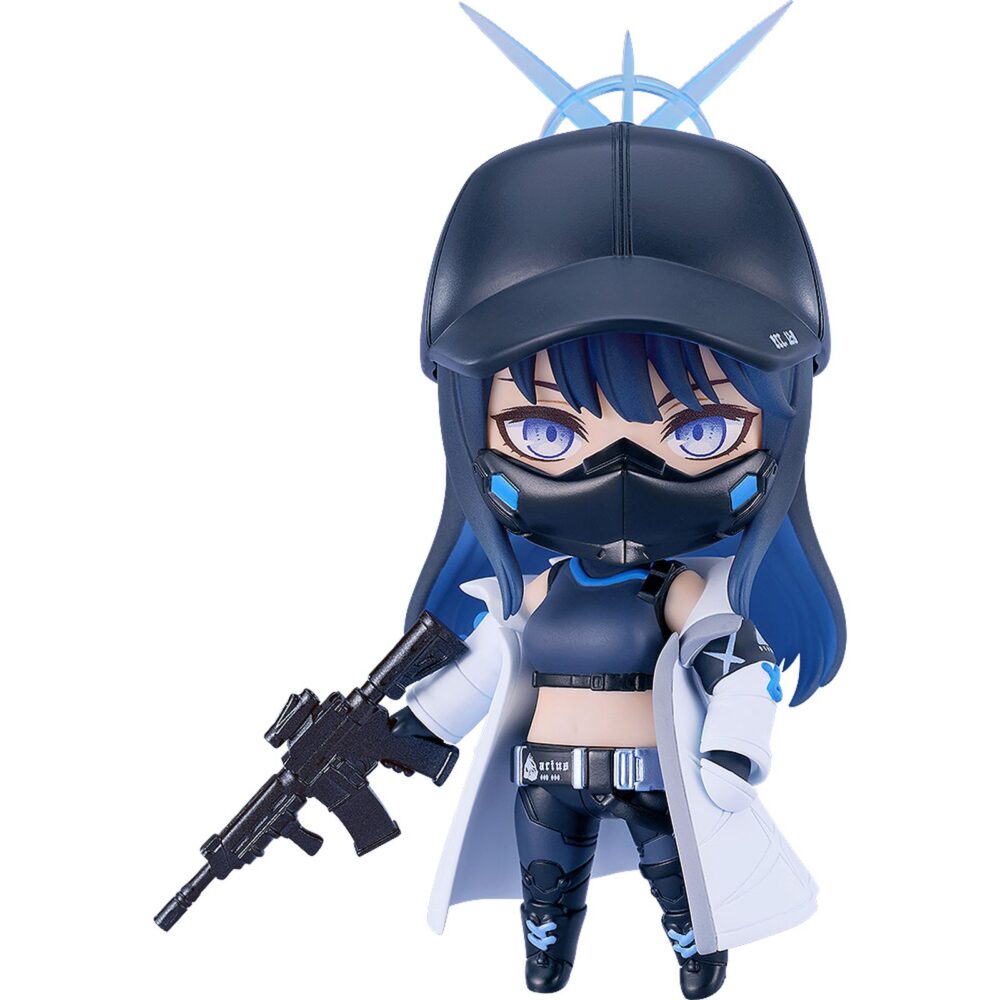 Saori joumae blue archive nendoroid. Good smile company introduce en su colección nendoroid la figura de saori joumae, la líder del escuadrón arius en el videojuego "blue archive". Esta figura articulada de aproximadamente 10 cm de altura incluye 3x placas faciales (sonriente, con ojos cerrados y con expresión de pánico) y varios accesorios como 1x fusil de asalto arius, 1x pistola, 1x máscara, además de otras piezas opcionales para distintas poses. Viene con una base soporte para su exposición.